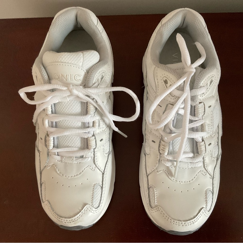 Vionic Performance Walking Sneaker. - image 4